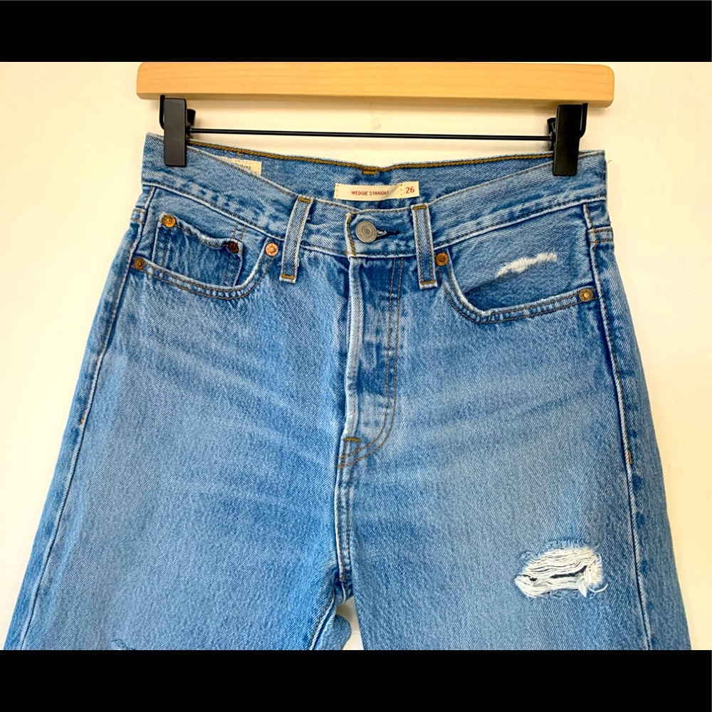 Levi’s Wedgie Straight leg. Size: 26. Excellent condition. You will ♥️ these!! - Picture 4 of 12
